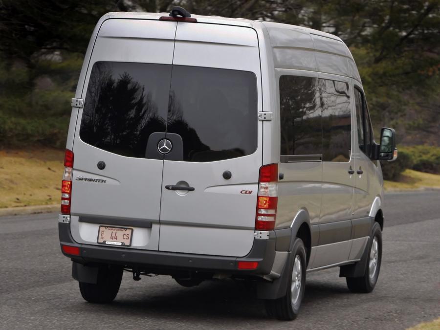 Mercedes-Benz Sprinter 2500 Passenger Van 2006 года  (фото 2 из 5)